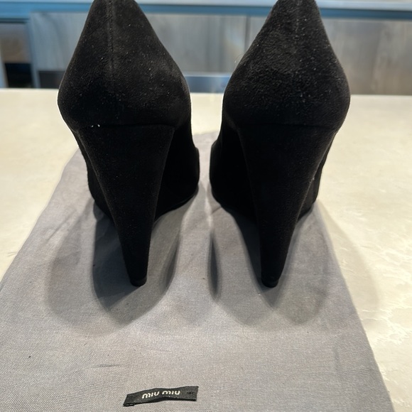 Miu Miu Black Swede Wedge Heel, sz 39 - Picture 3 of 7